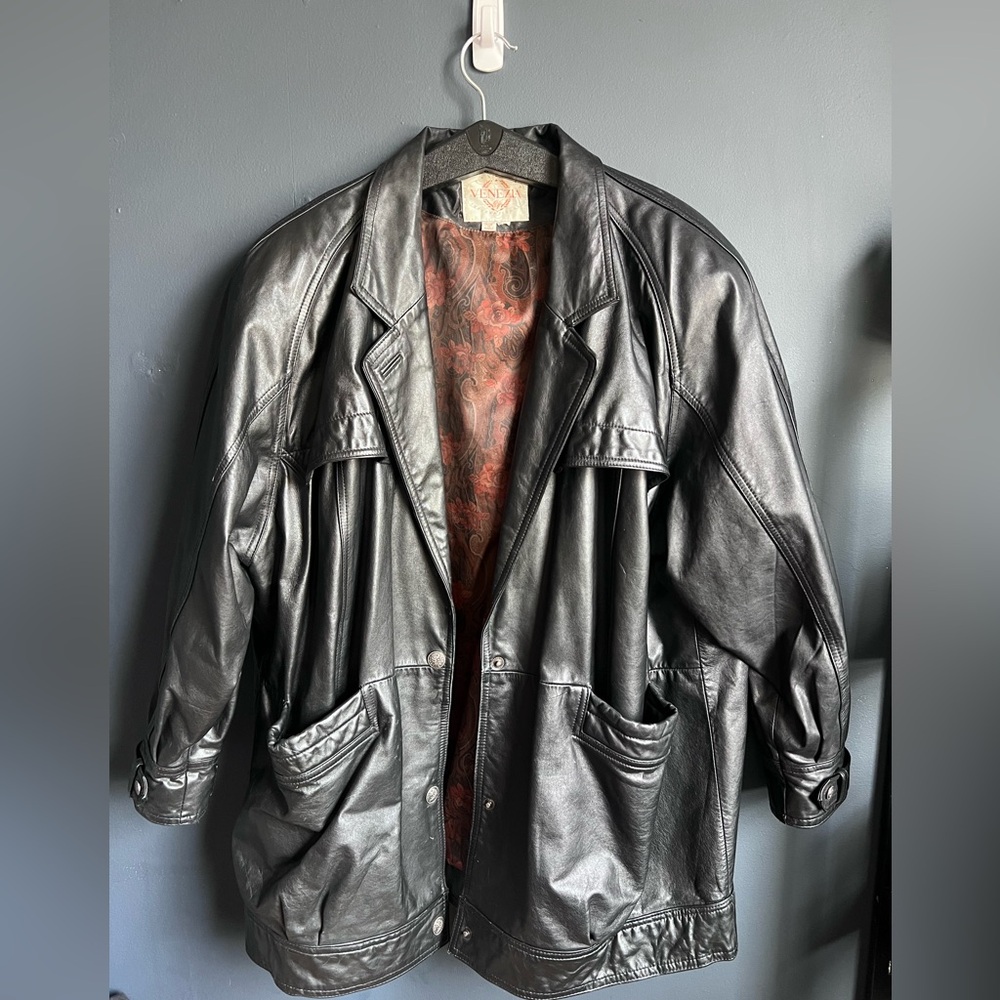 VTG Plus Size Venezia 100% Leather Jacket Black Relaxed XXL Button Front Women's